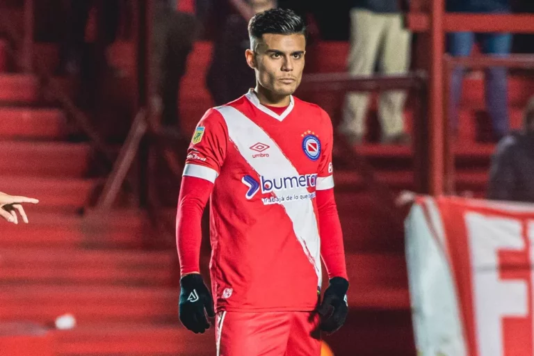 Corinthians pode fechar contratação de Fausto Vera nesta semana