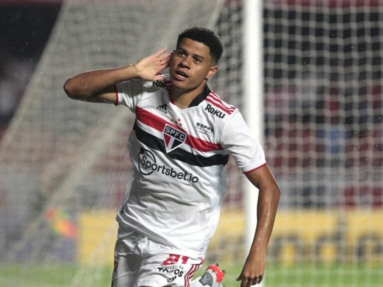 São Paulo recebe propostas da Inglaterra por Gabriel Sara