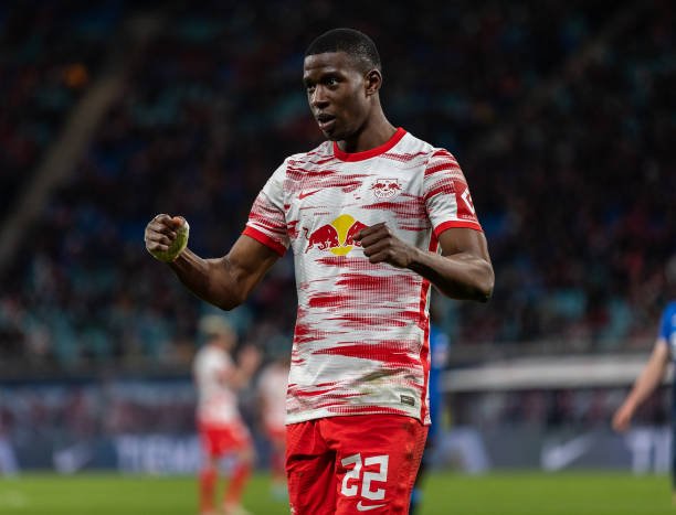 PSG encaminha acerto com terceiro reforço na janela de transferências