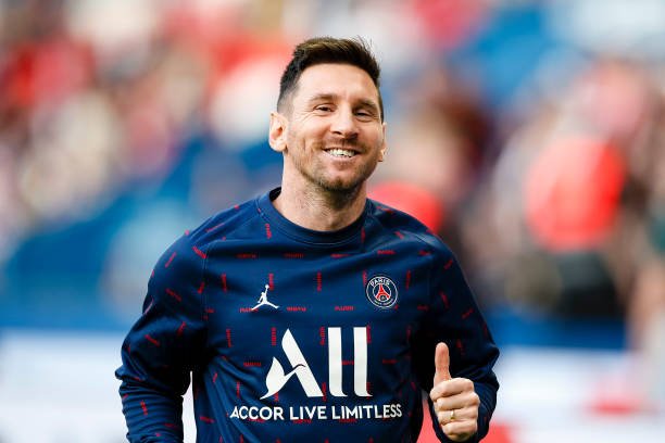 PSG inicia conversas para renovar contrato de Lionel Messi
