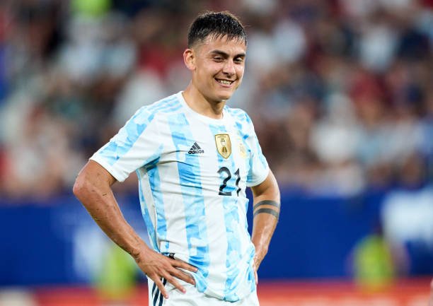 José Mourinho convence e Dybala será o novo reforço da Roma