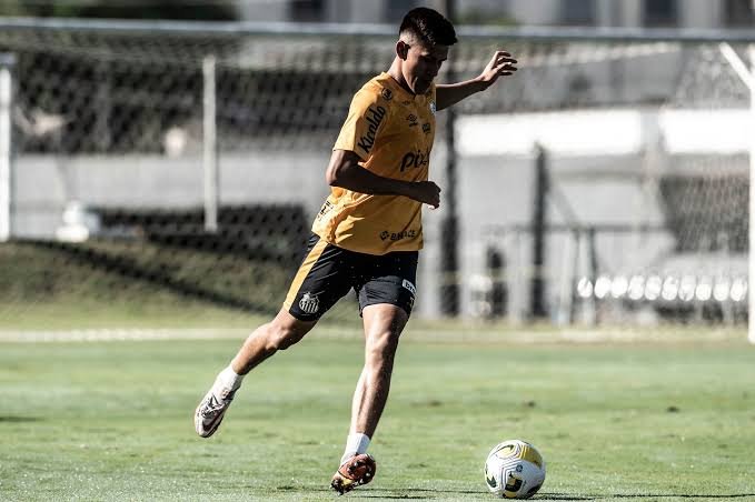 Incidente causa lesão e provoca reforma no CT Rei Pelé