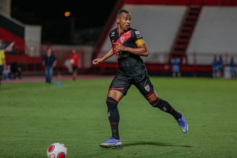 Botafogo demonstra interesse em Marlon Freitas, do Atlético-GO, para 2023