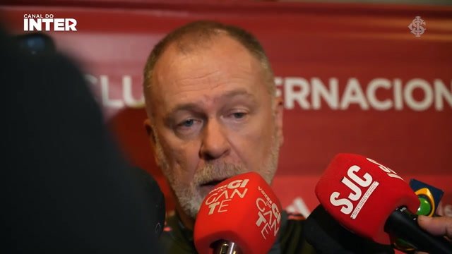 Mano Menezes explica desentendimento com Abel Ferreira