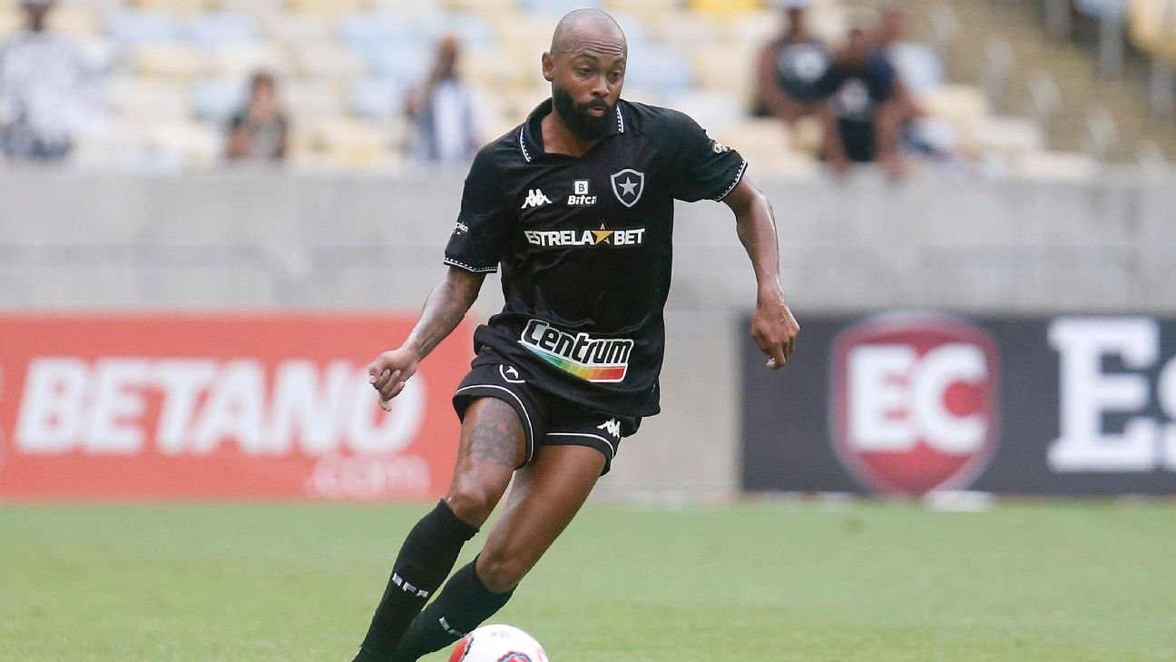 Após acerto com Bahia, Botafogo empresta Chay para o Cruzeiro