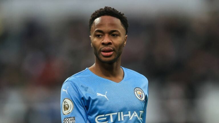 Chelsea encaminha contratação de Sterling; veja valores