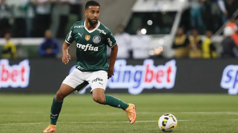 Palmeiras busca interessados pelo lateral-esquerdo Jorge