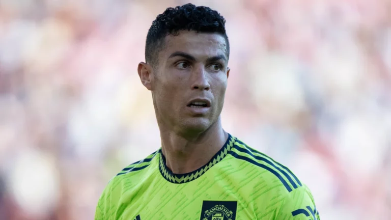 Borussia Dortmund toma decisão após Cristiano Ronaldo ser oferecido