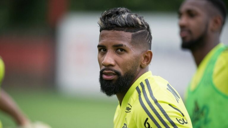 Grêmio estuda investida em Rodinei