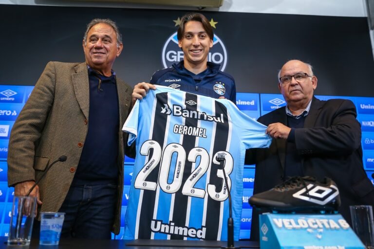Geromel renova com Grêmio até 2023 e comenta sobre aposentadoria