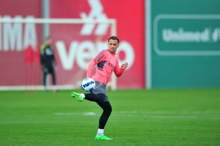 Recuperados de lesão, Alan Patrick e Taison reforçam o Inter diante do Melgar