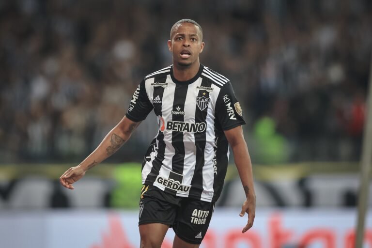 Keno comenta vantagem perdida e projeta duelo de volta contra o Palmeiras