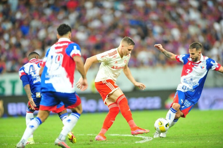 Mano Menezes revela quem irá substituir Alemão contra o Melgar: “Não vamos improvisar”