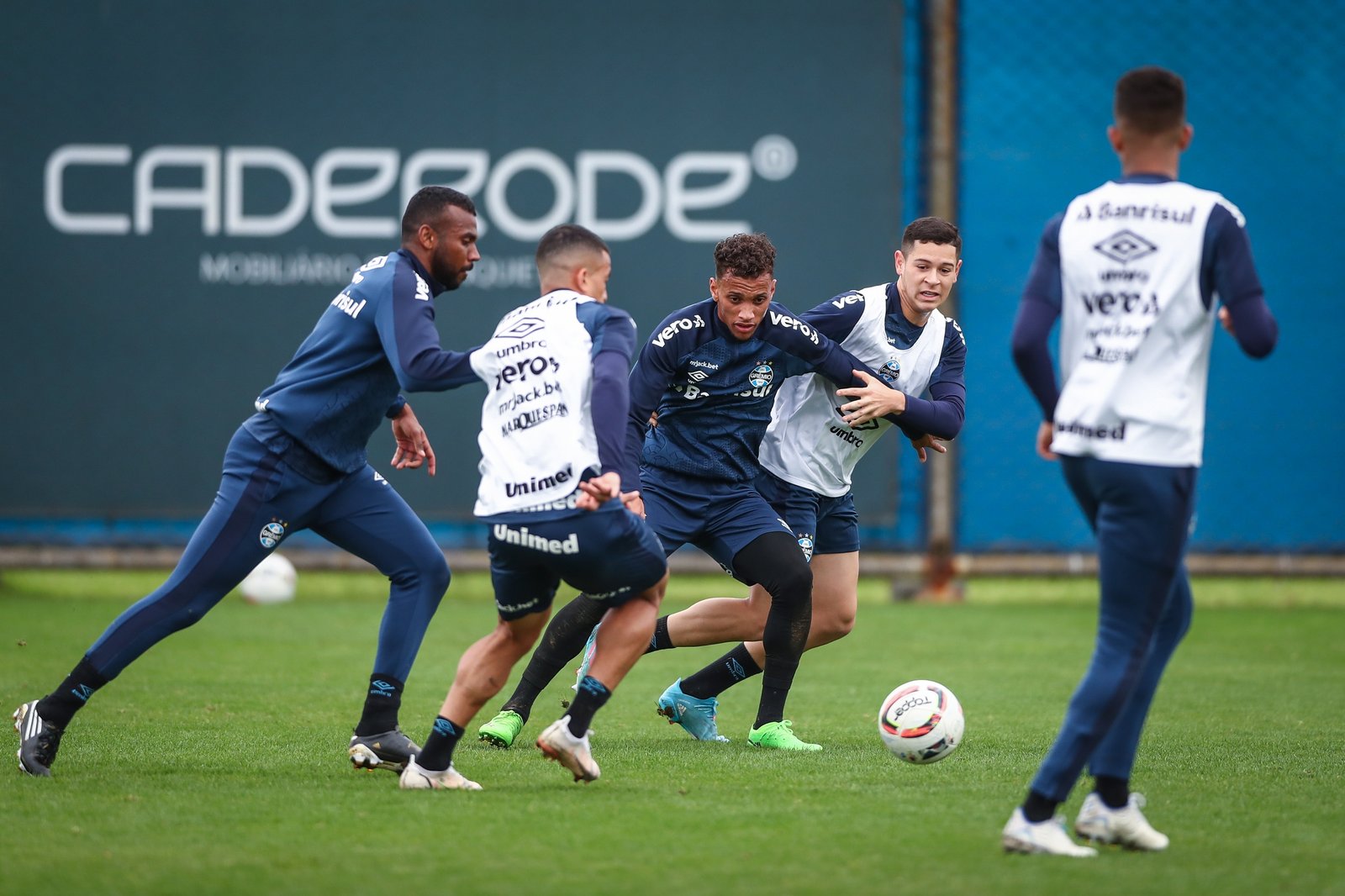 Com desfalque, Grêmio divulga os relacionados para a partida contra o Operário