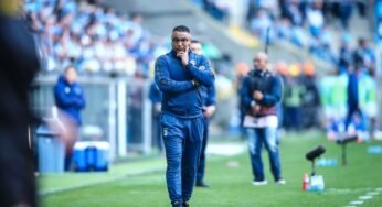 Três jogadores do Grêmio foram elogiados por Roger Machado após empate com o Cruzeiro