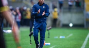 Roger Machado diz entender as críticas e vaias da torcida do Grêmio: “Faz parte do jogo”