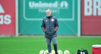 Mano Menezes desfalca o Inter na partida contra o Juventude; confira