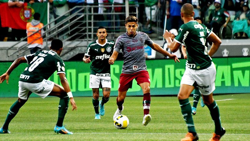 CBF altera data e horário de Fluminense x Palmeiras