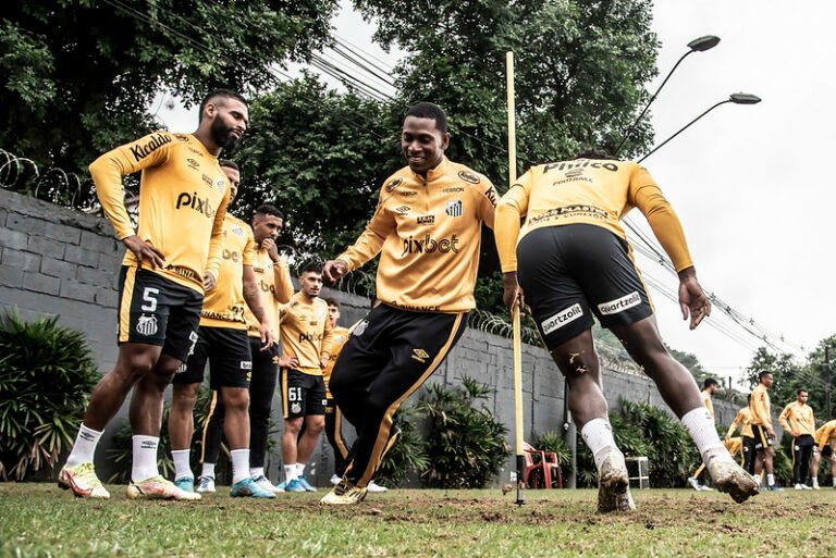 Angulo sai na frente pela titularidade no jogo contra o Cuiabá, veja as opções