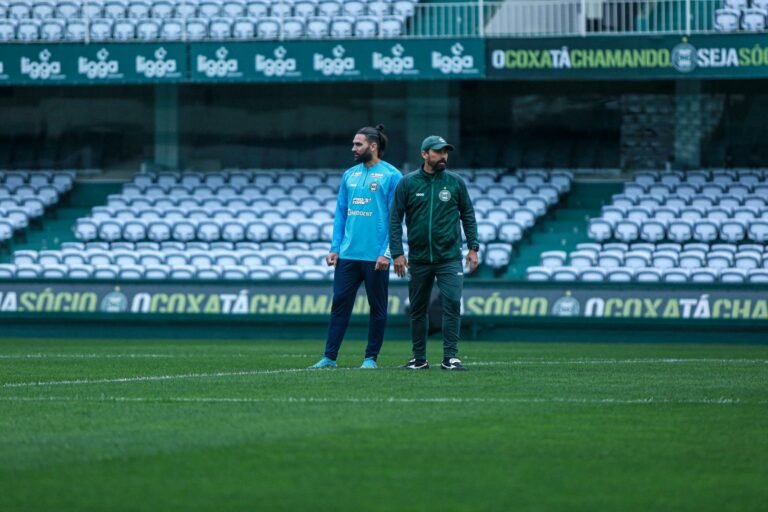 Gustavo Morínigo seguirá no comando do Coritiba, diz jornalista