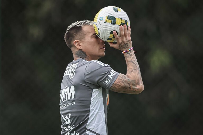 Presidente do Atlético Mineiro comenta punição de Vargas e situação do jogador no clube
