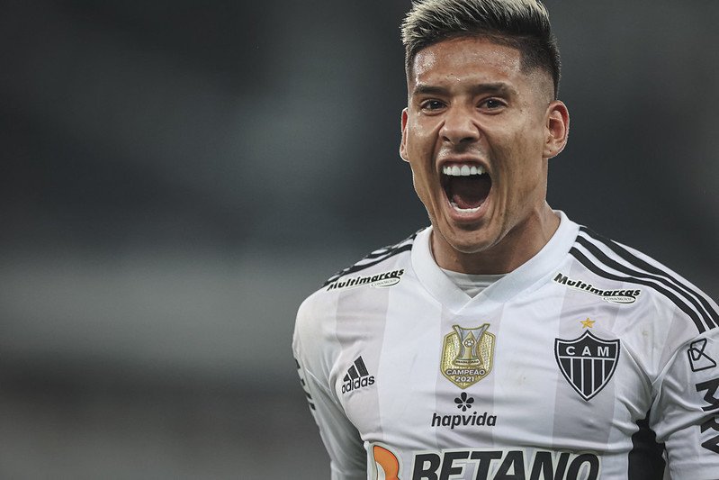 Porto não tem interesse na contratação de Zaracho, afirma jornalista português