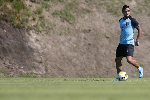 Botafogo treina com Rafael e sem Marçal