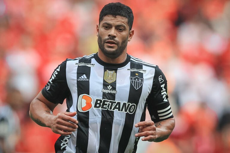 Após derrota, Hulk fala sobre chances desperdiçadas e foco no Palmeiras: “Que a sorte que nos faltou hoje a gente tenha na quarta-feira”