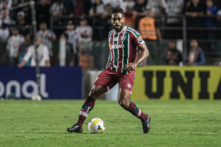 Luccas Claro está de saída do Fluminense para clube da Turquia