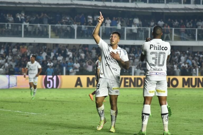 Liverpool deve fazer proposta milionária por Marcos Leonardo