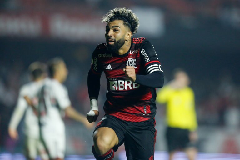 Gabigol comenta sobre chegada de Oscar ao Flamengo: “Grande jogador”