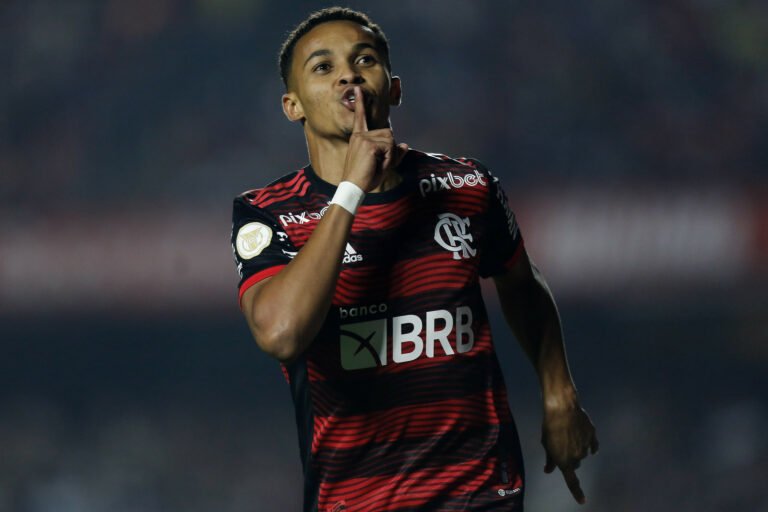 Lázaro quase trocou Flamengo por clube da Série A no início do ano