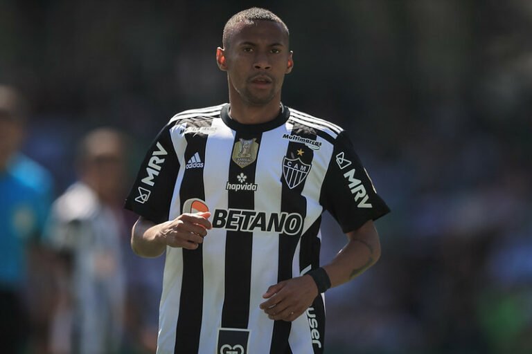 Surpreso, Ademir fala sobre estar sendo observado por Tite