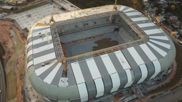 Atlético Mineiro busca crédito de R$ 240 milhões para concluir obras na Arena MRV; Dívidas do estádio serão pagas até 2029