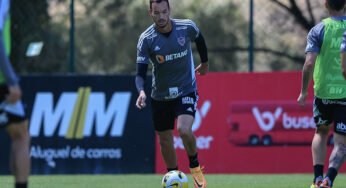 Ídolo do Atlético Mineiro, Réver sai em defesa de Eduardo Vargas