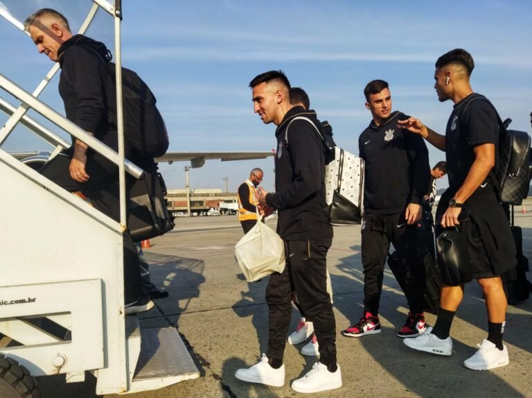Com novidades e sem Giuliano, Corinthians divulga relacionados para partida contra o Fluminense