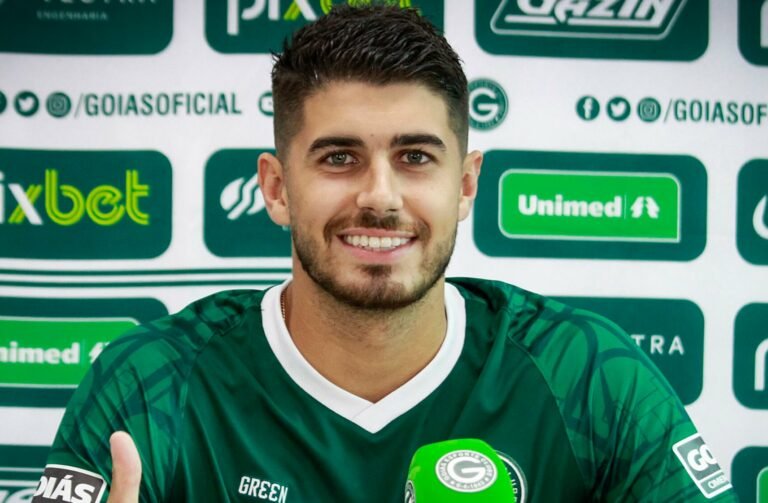 Tite elogia Pedro Raúl, do Goiás e menciona ex-atacante como “semelhança”