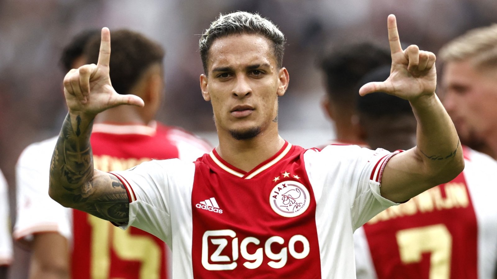 Após pressão de Antony ao Ajax, Manchester United estuda aumentar proposta