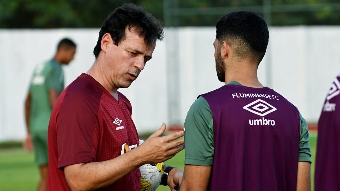 Saiba o motivo por qual Michel Araújo ainda não reestreou pelo Fluminense