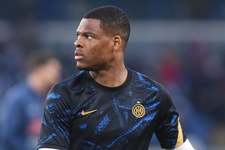 Erik Ten Hag pede contratação de lateral holandês da Inter de Milão