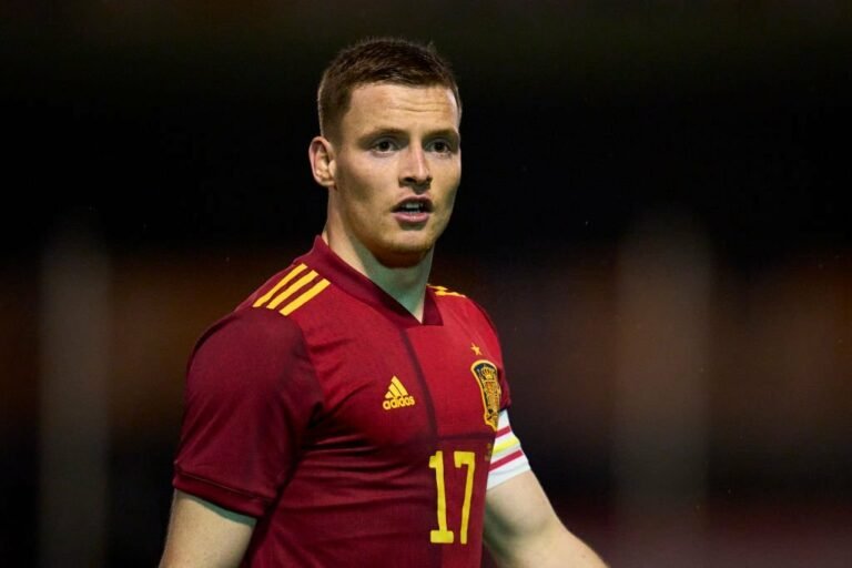 Manchester City fecha a contratação de promessa espanhola de 21 anos