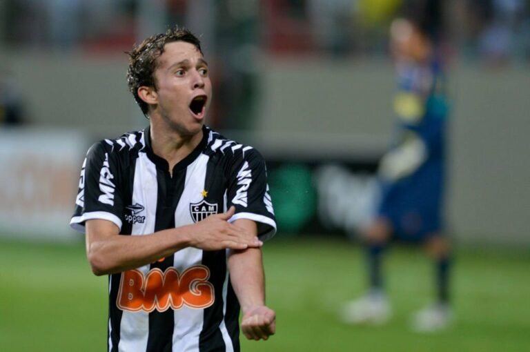 Novo reforço do Panathinaikos, Bernard não descarta retorno ao Atlético no futuro