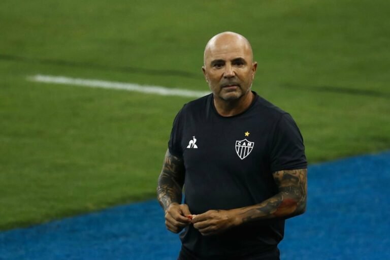 Sampaoli fala sobre falta de contato com a torcida do Atlético Mineiro: “A pandemia não deixou”