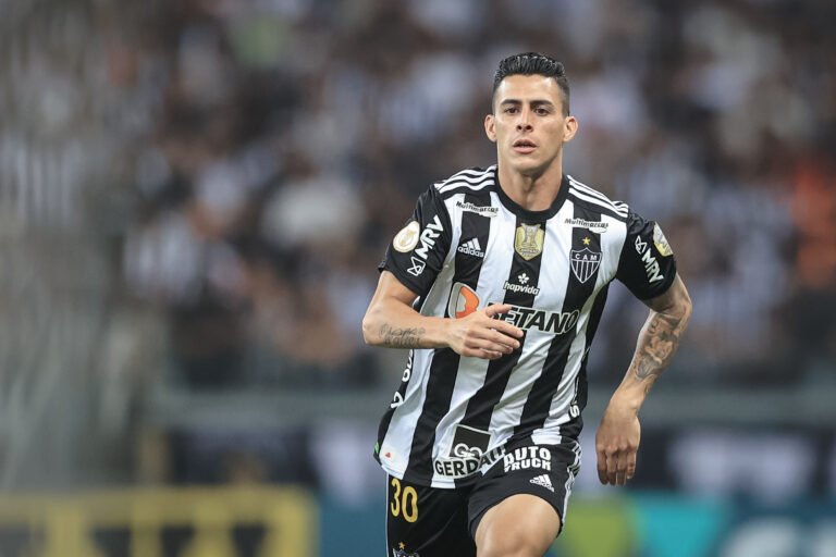Cristian Pavón elogia torcida do Atlético e compara com a famosa torcida do Boca: “É igual ou mais apaixonada que a do Boca Juniors”