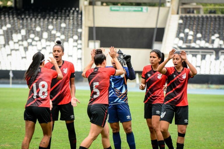 Athletico pode subir de divisão no Brasileirão Feminino neste sábado