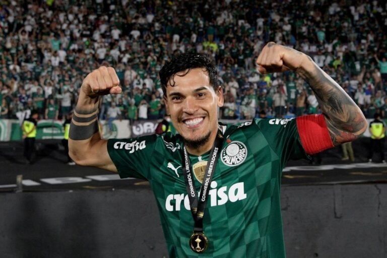Gustavo Gómez pode alcançar ídolo do Palmeiras como capitão com mais títulos