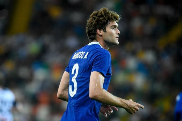 Barcelona encaminha contratação de Marcos Alonso