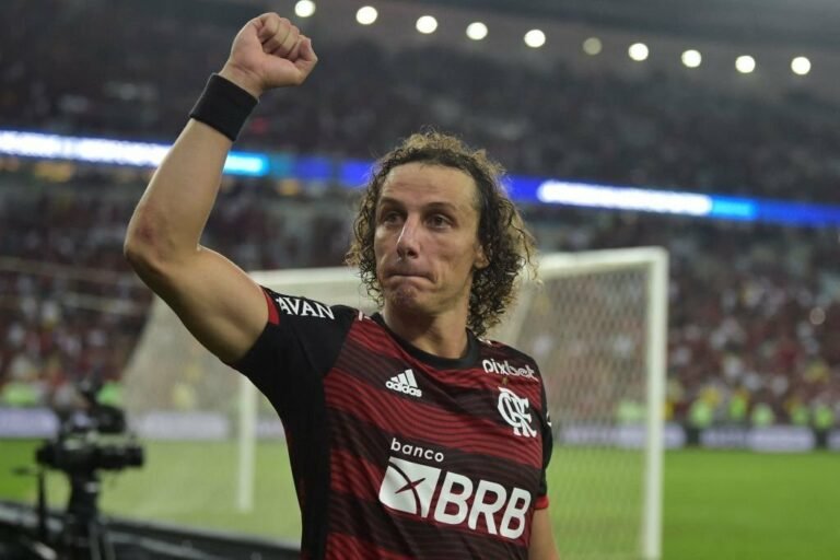 David Luiz recusa três propostas e decide permanecer no Flamengo