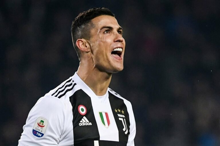 Empresário de Cristiano Ronaldo tenta levá-lo para Juventus
