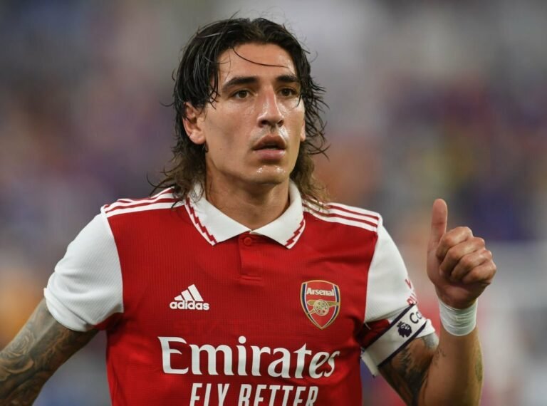 Bellerín é oferecido ao Barcelona, que estuda contratação